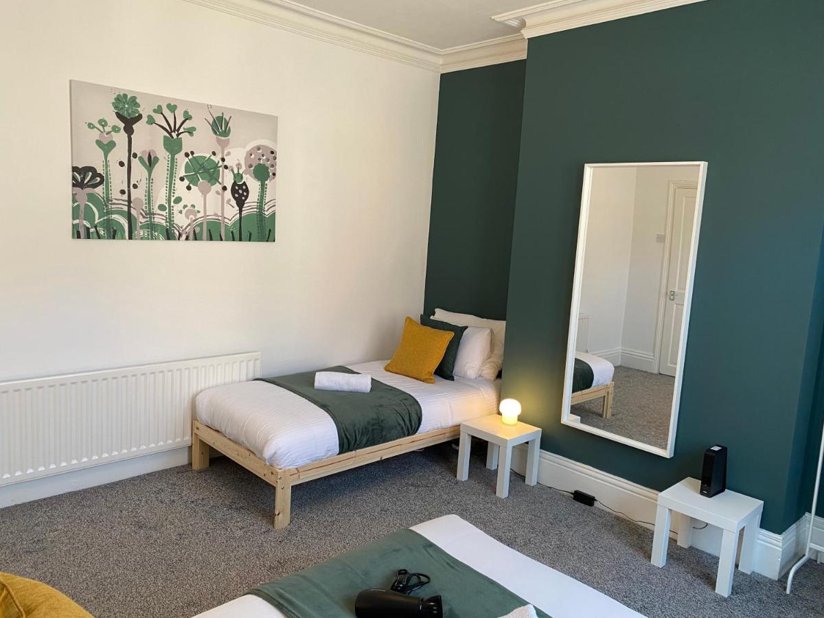 Kitchener - Wonderful 2-Bedroom Apt Sleeps 5 Free Parking Free Wifi Gateshead Exterior photo