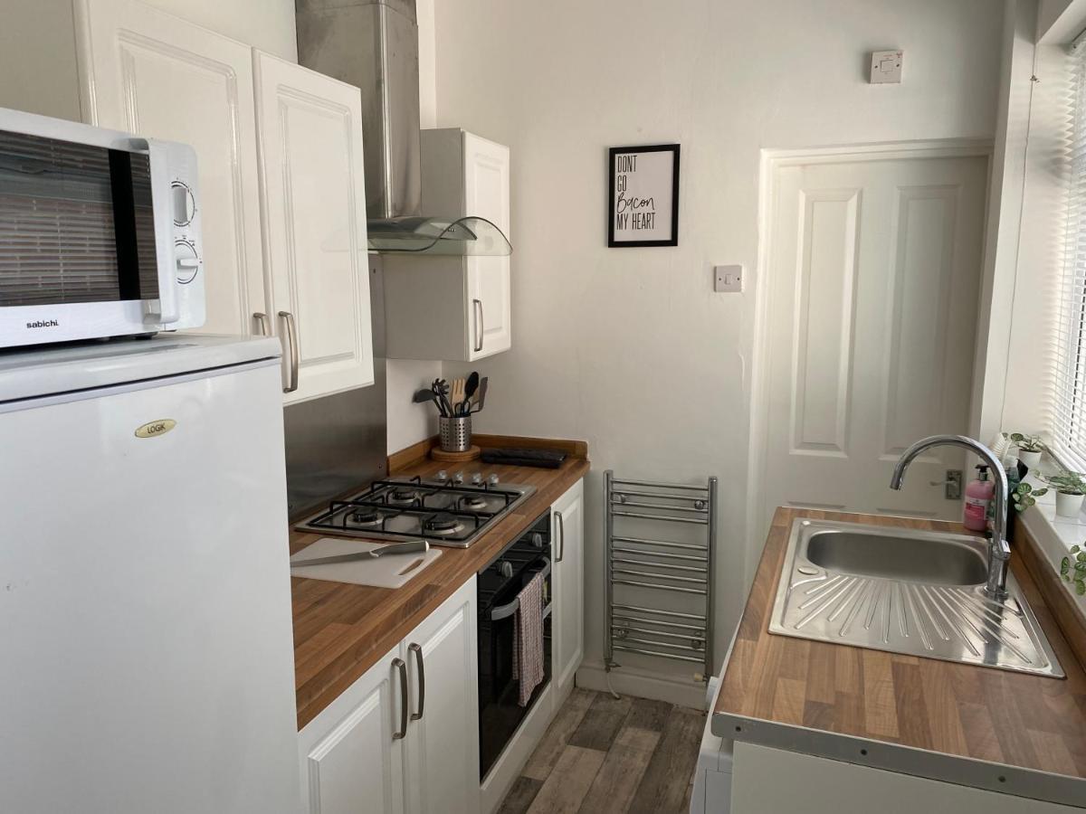 Kitchener - Wonderful 2-Bedroom Apt Sleeps 5 Free Parking Free Wifi Gateshead Exterior photo
