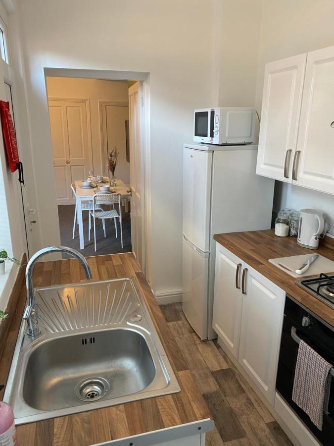 Kitchener - Wonderful 2-Bedroom Apt Sleeps 5 Free Parking Free Wifi Gateshead Exterior photo